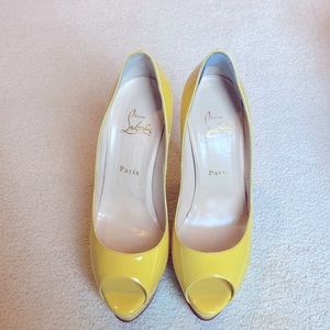 Bright yellow lady peep size 39 Christian Louboutin